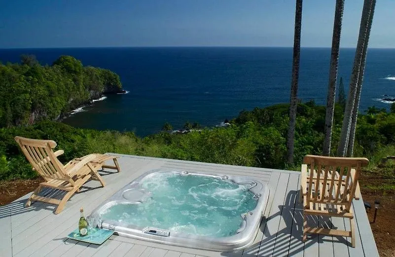 Onomea Bay Cliffside Cottage location