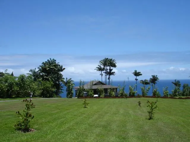 Onomea Bay Cliffside Cottage Papaikou USA
